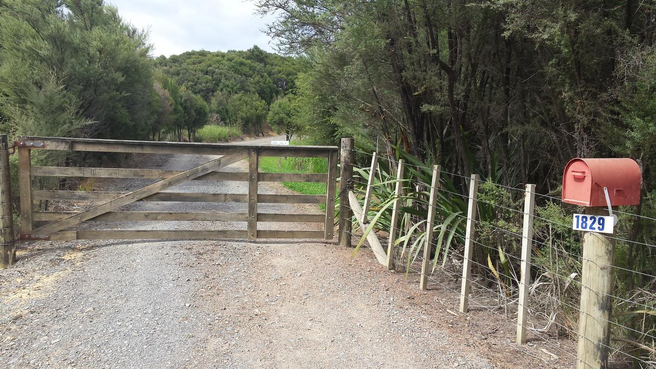 ホテル Taranaki Waihaha エクステリア 写真